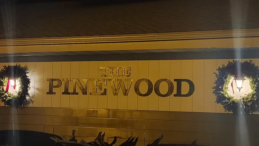 Pinewood supper club sign